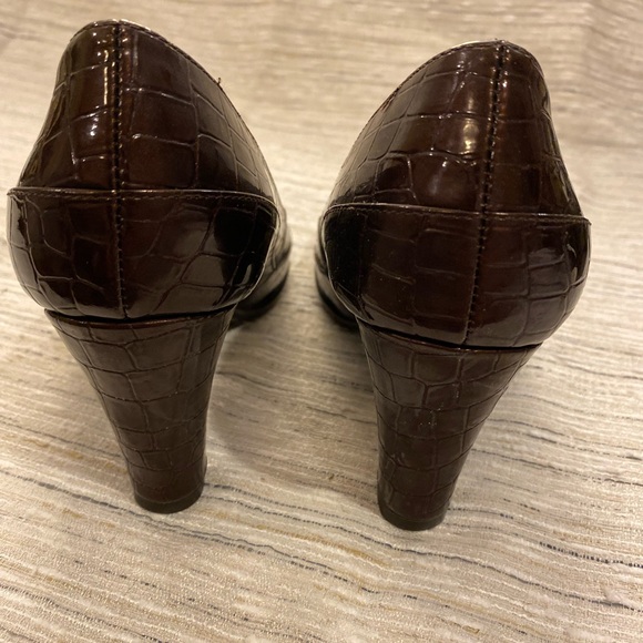 A2 by AEROSOLES- walking on air! - Picture 4 of 6